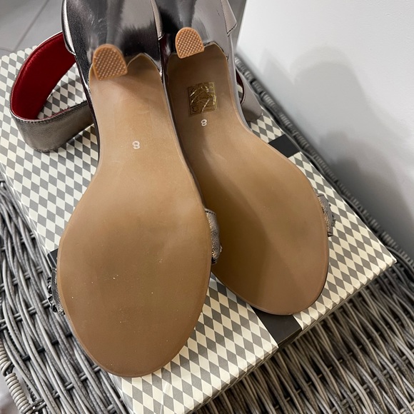 NWT - Jefferey Campbell Vintage Heels w/gun metal chain & ankle strap - Size 8 - Picture 5 of 5